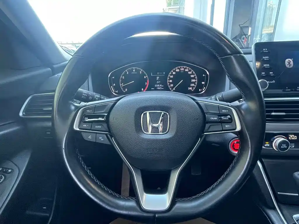 Honda Accord — миниатюра 12
