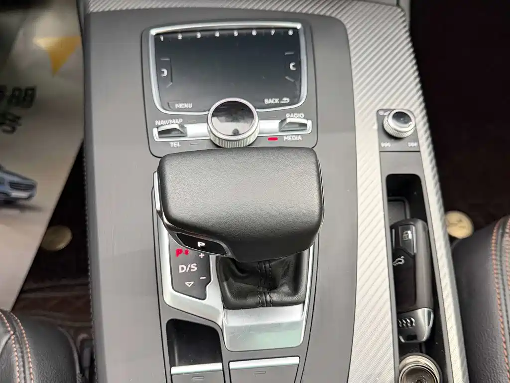 Audi Q5L — миниатюра 19
