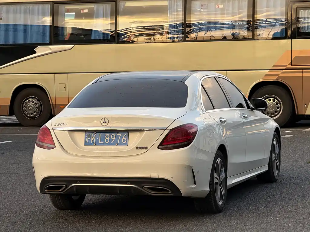 Mercedes-Benz C-Class — миниатюра 11