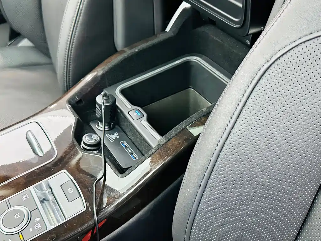 Land Rover Range Rover — миниатюра 15