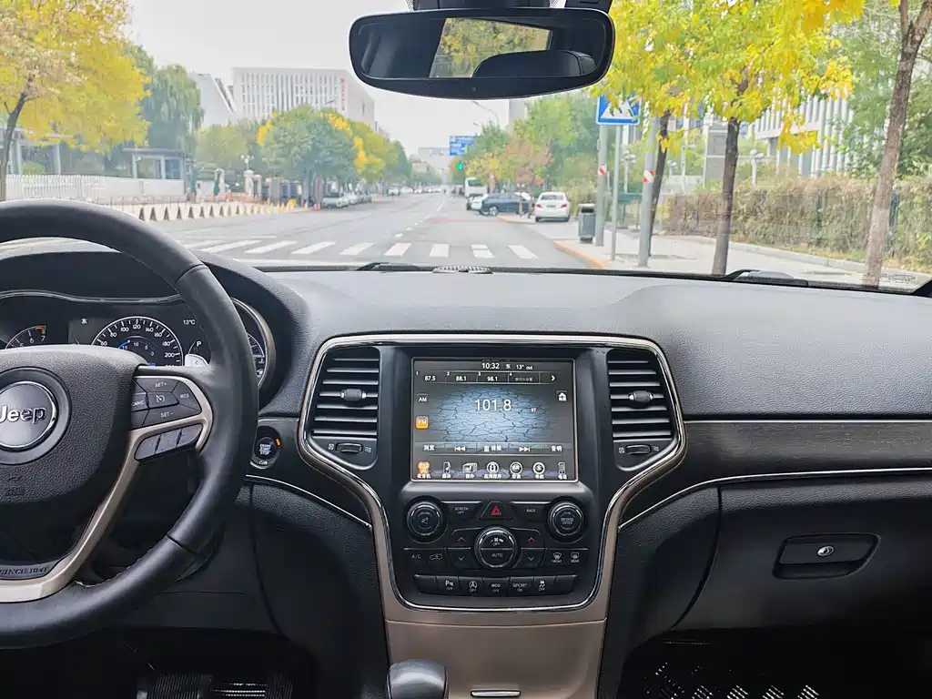 Jeep Grand Cherokee (Import) — миниатюра 11