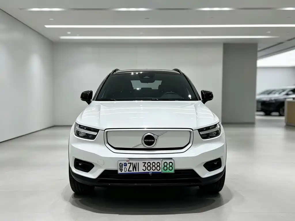 Volvo XC40 NEV — миниатюра 3