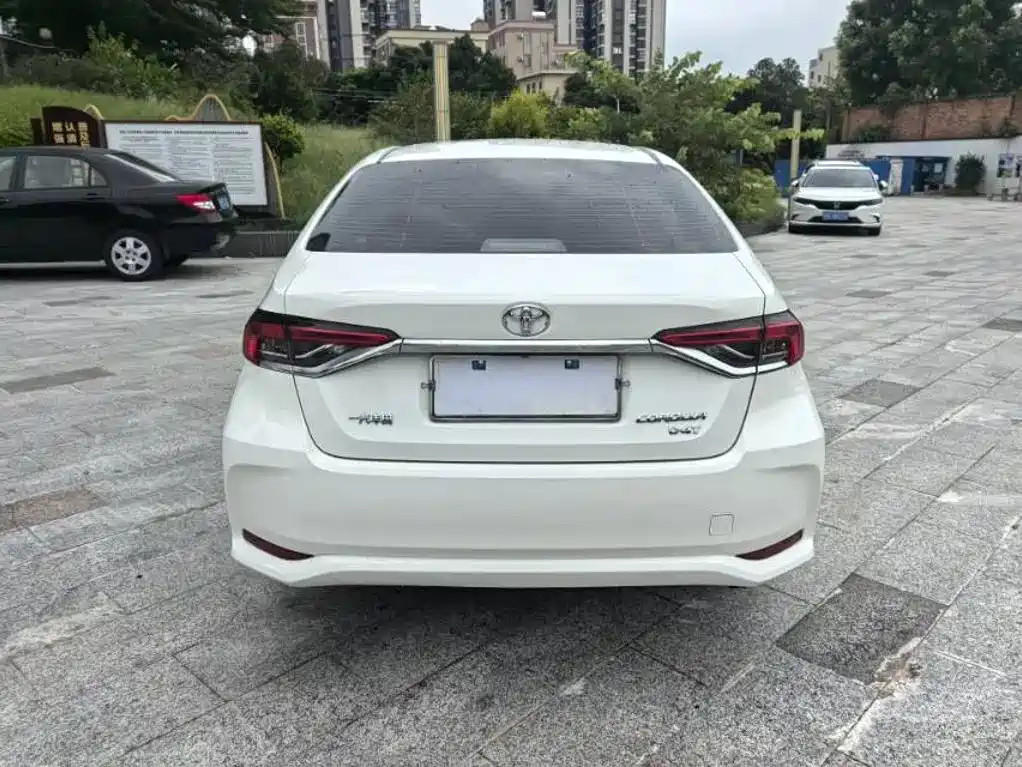 Toyota Corolla — миниатюра 6