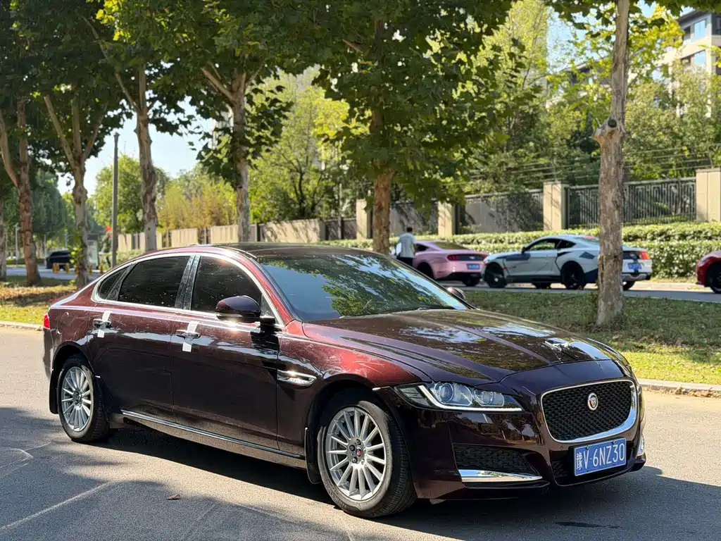Jaguar XFL — миниатюра 3