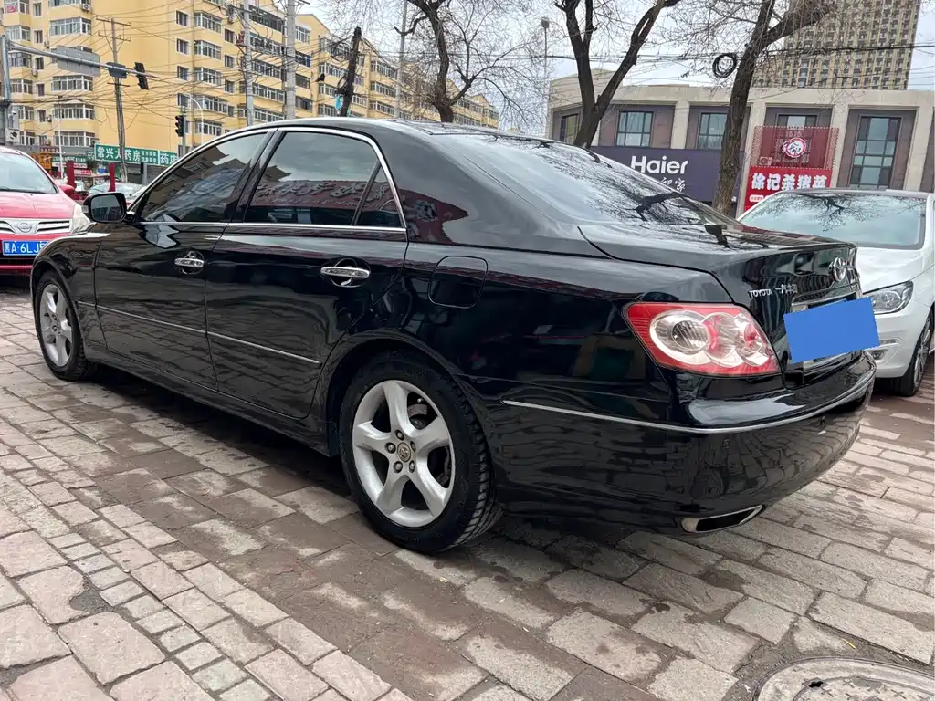 Toyota Reiz — миниатюра 6