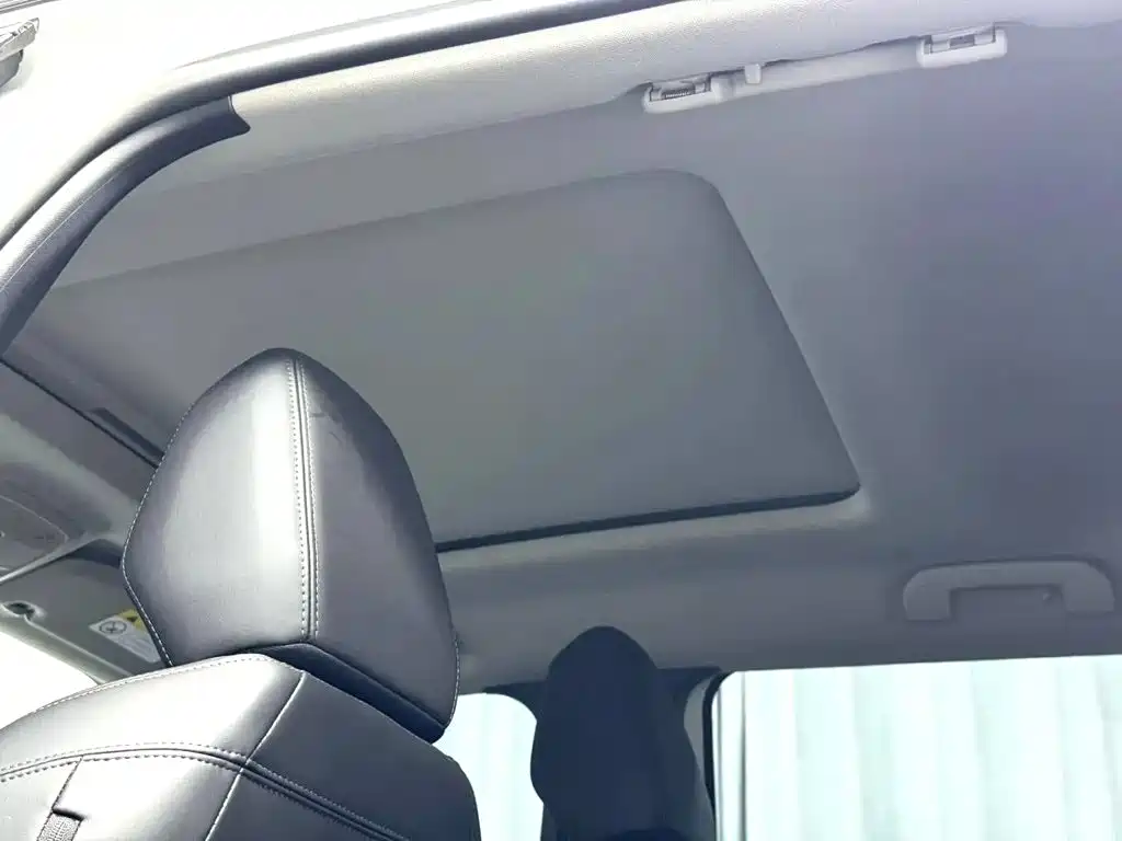 Peugeot 2008 — миниатюра 8