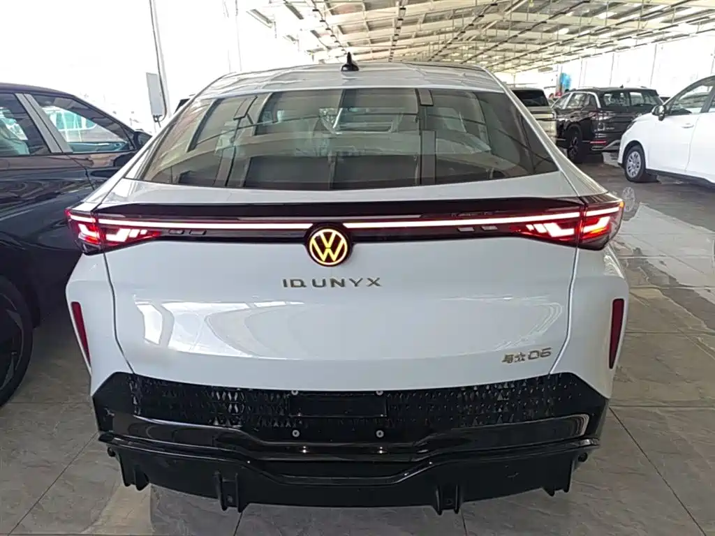 Volkswagen 06 2025 Pure