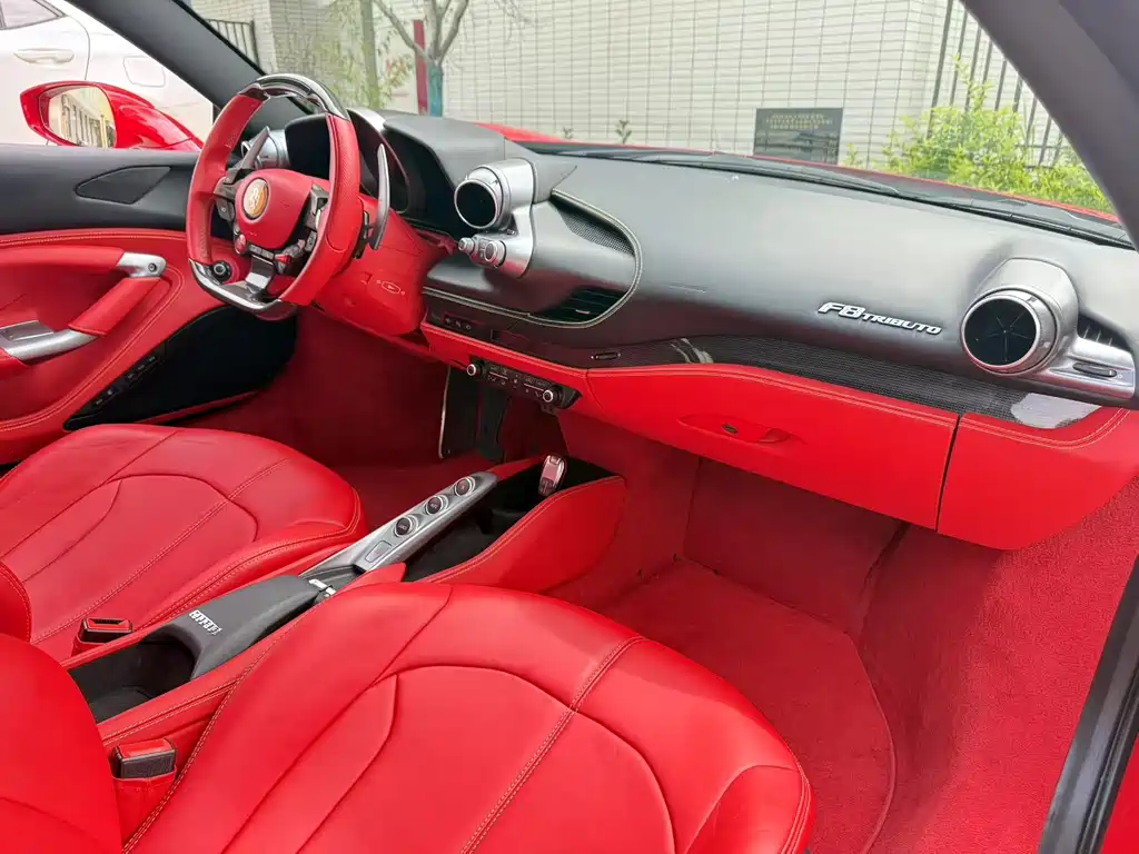 Ferrari F8 — миниатюра 7