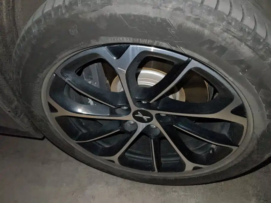 XPeng P7 — миниатюра 6