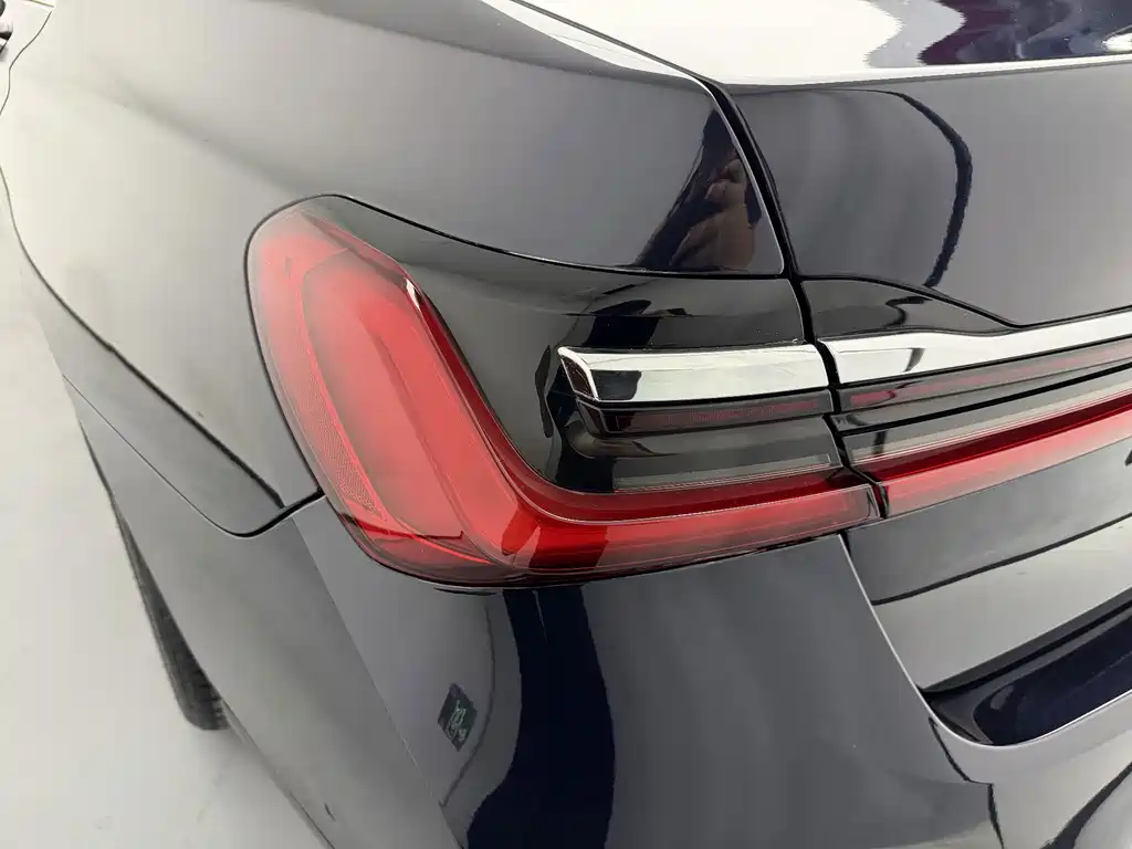 BMW 7 Series — миниатюра 16