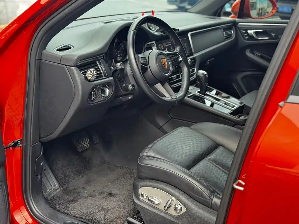 Porsche Macan — миниатюра 9