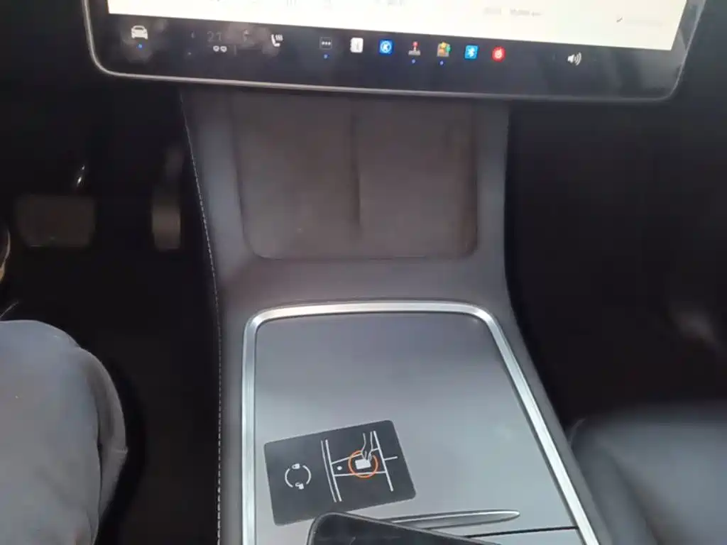Tesla Model Y — миниатюра 14