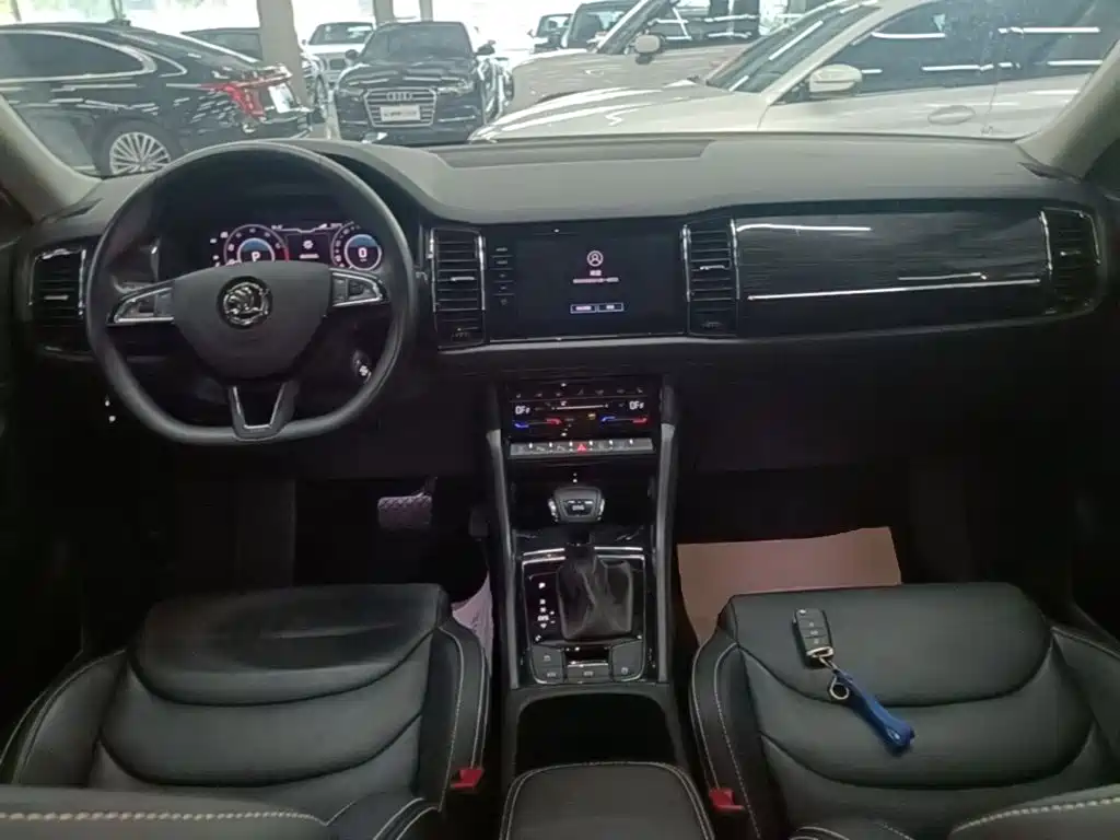 Skoda Kodiaq 2021 TSI330 7 мест Luxury