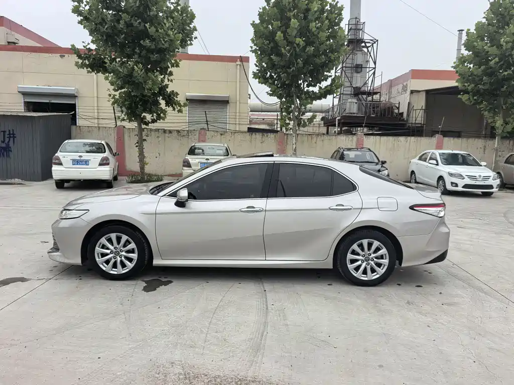 Toyota Camry 2018 2.0G Luxury