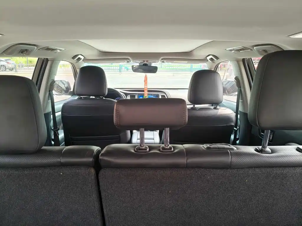 Toyota Highlander — миниатюра 9