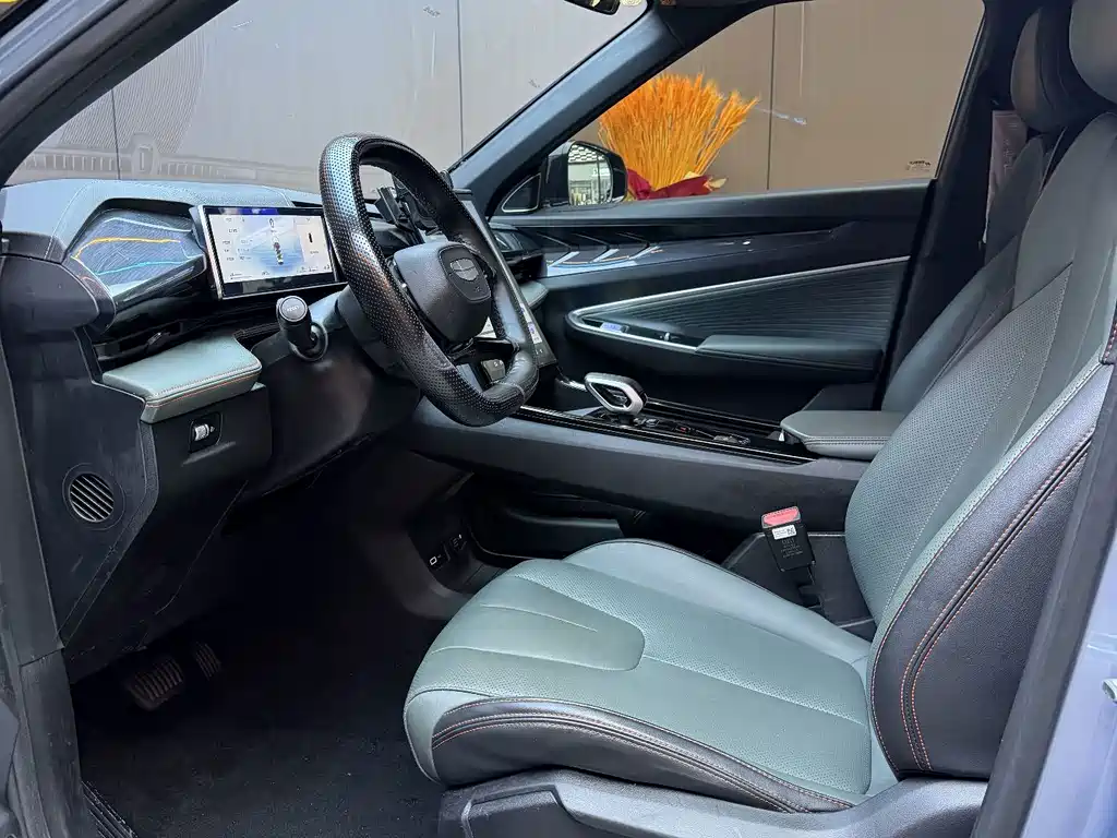 Geely Boyue — миниатюра 4
