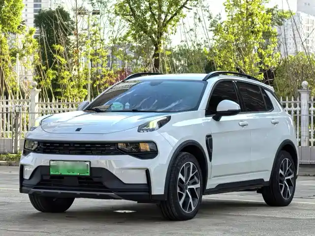 2023 Lynk & Co 01