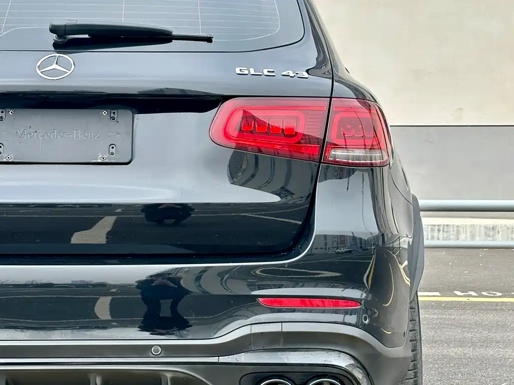 MERCEDES-BENZ GLC AMG