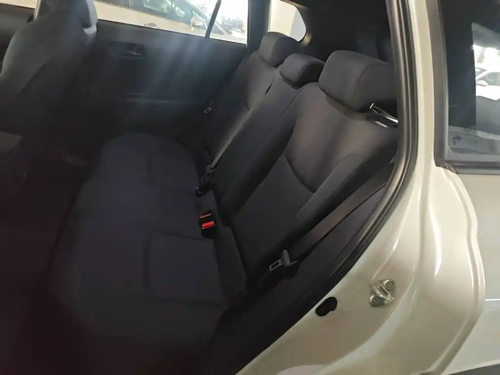 Toyota Corolla Cross — миниатюра 17