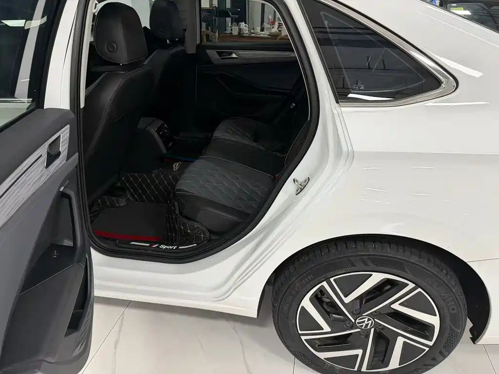 Volkswagen Sagitar — миниатюра 6