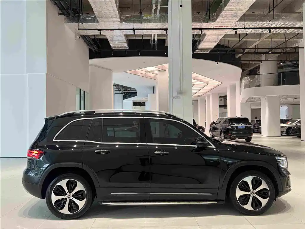 Mercedes-Benz GLB — миниатюра 12