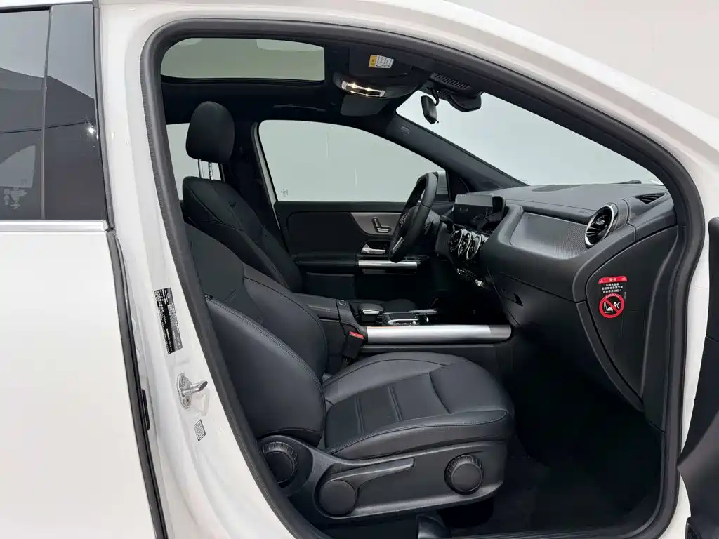 Mercedes-Benz GLA — миниатюра 18