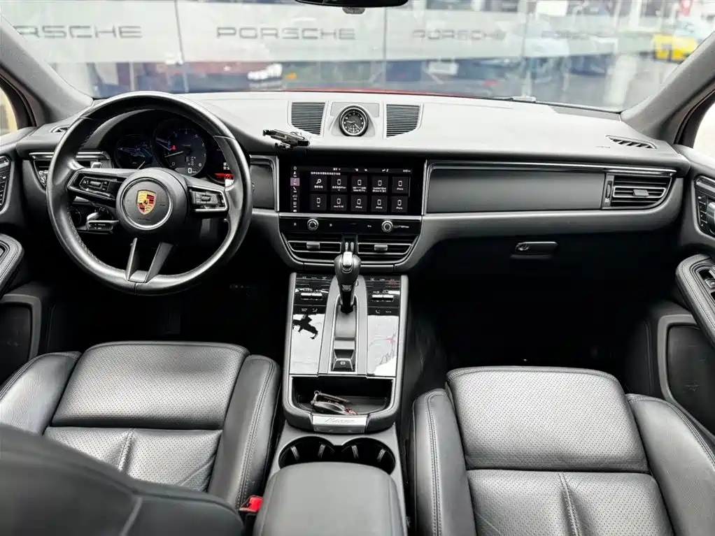 Porsche Macan — миниатюра 12