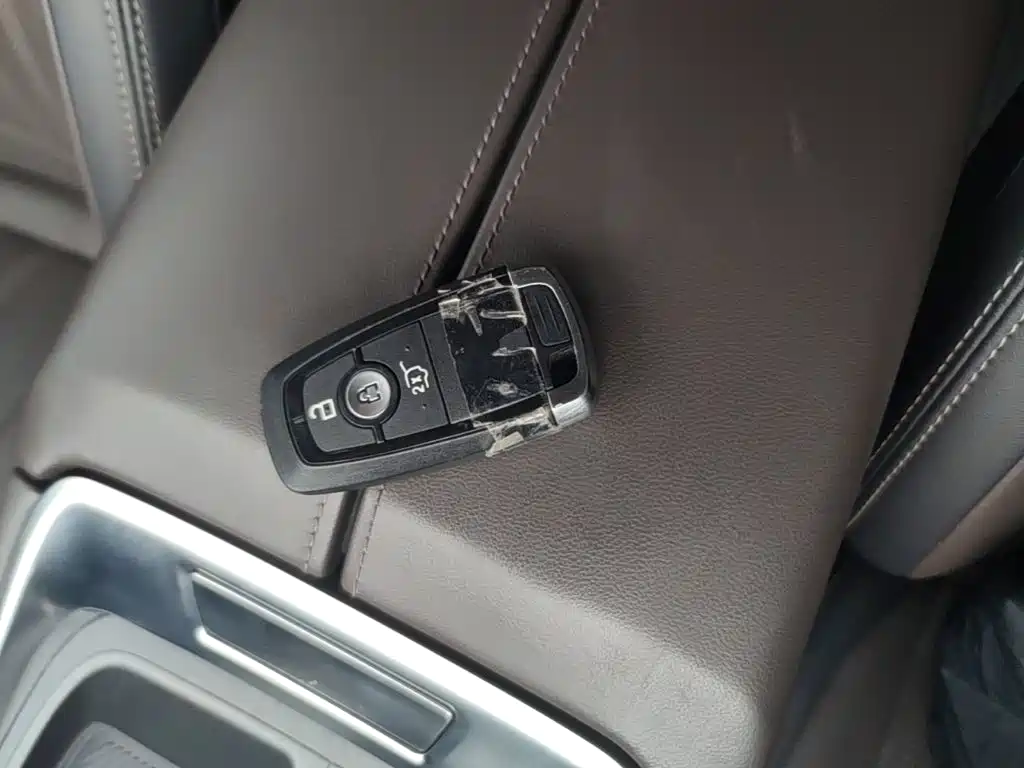 Ford Edge — миниатюра 13