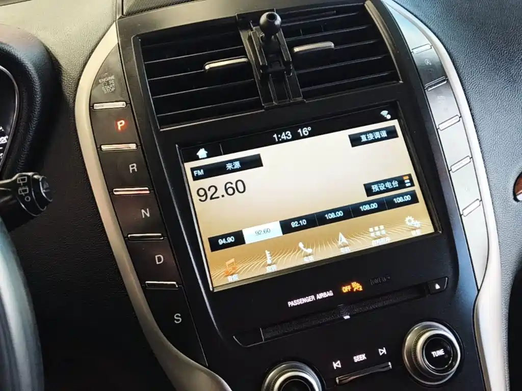 Lincoln MKC — миниатюра 13