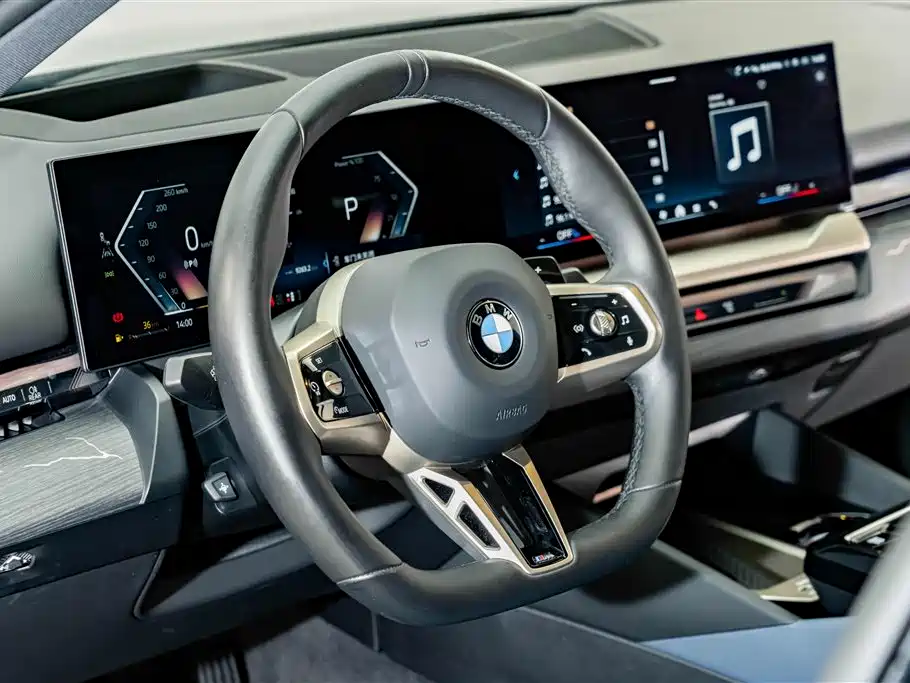BMW 5 Series — миниатюра 12