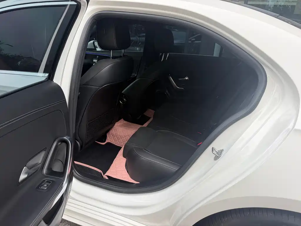 Mercedes-Benz A-Class — миниатюра 5