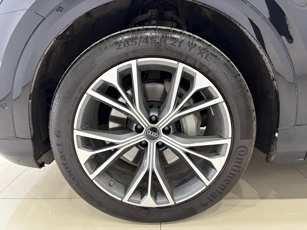 Audi Q8 2023 55 TFSI Luxury