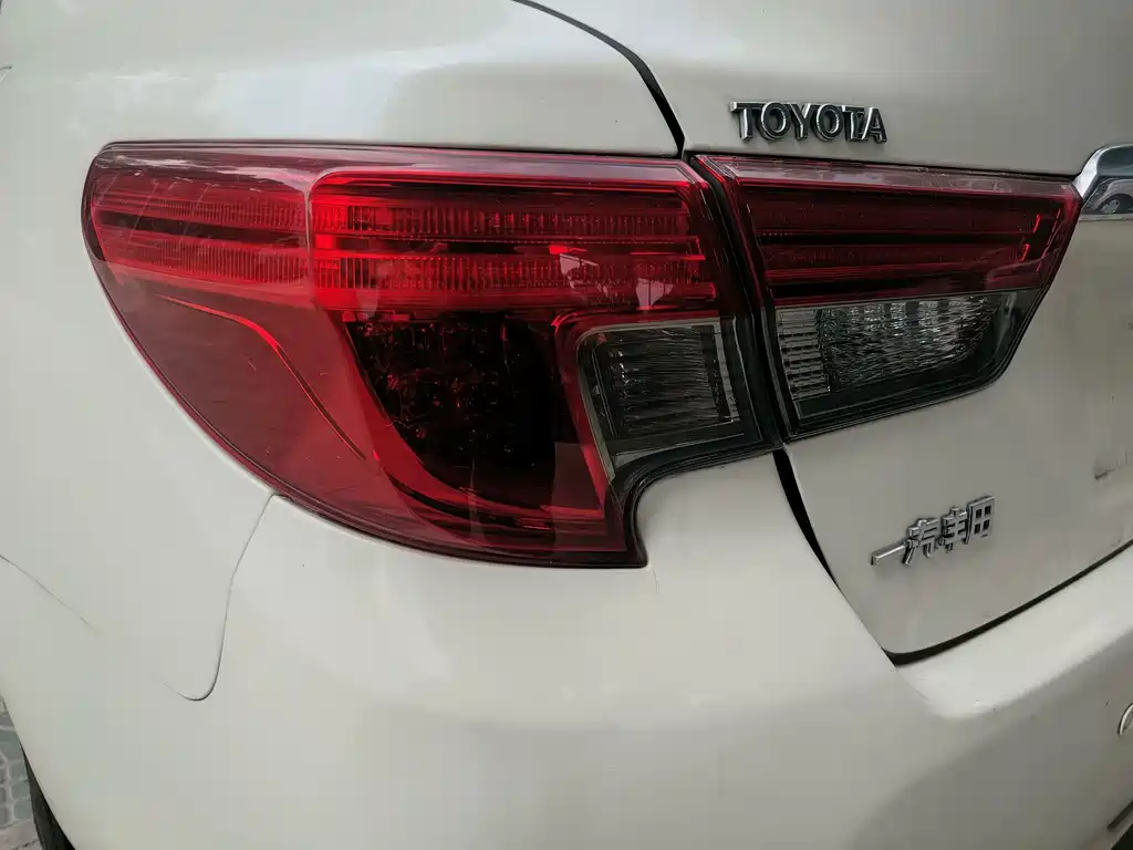 Toyota Reiz — миниатюра 19