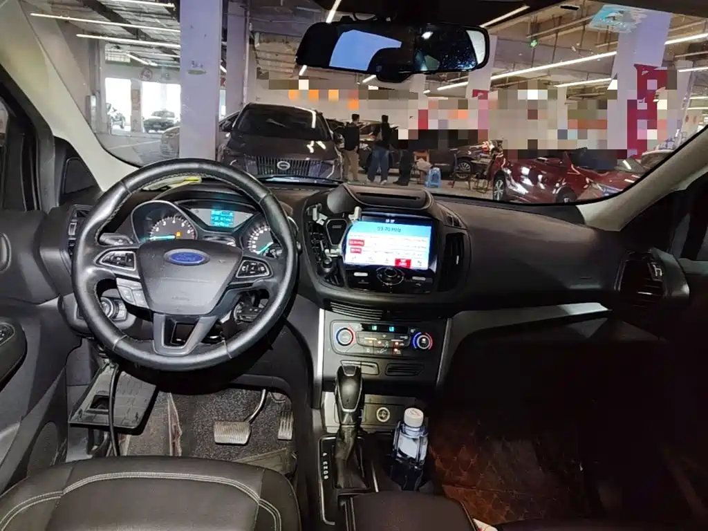 Ford Kuga — миниатюра 10
