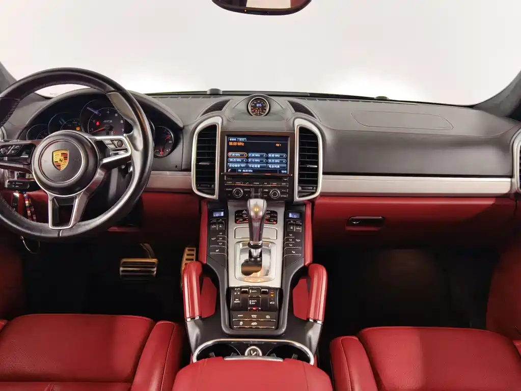 Porsche Cayenne — миниатюра 12