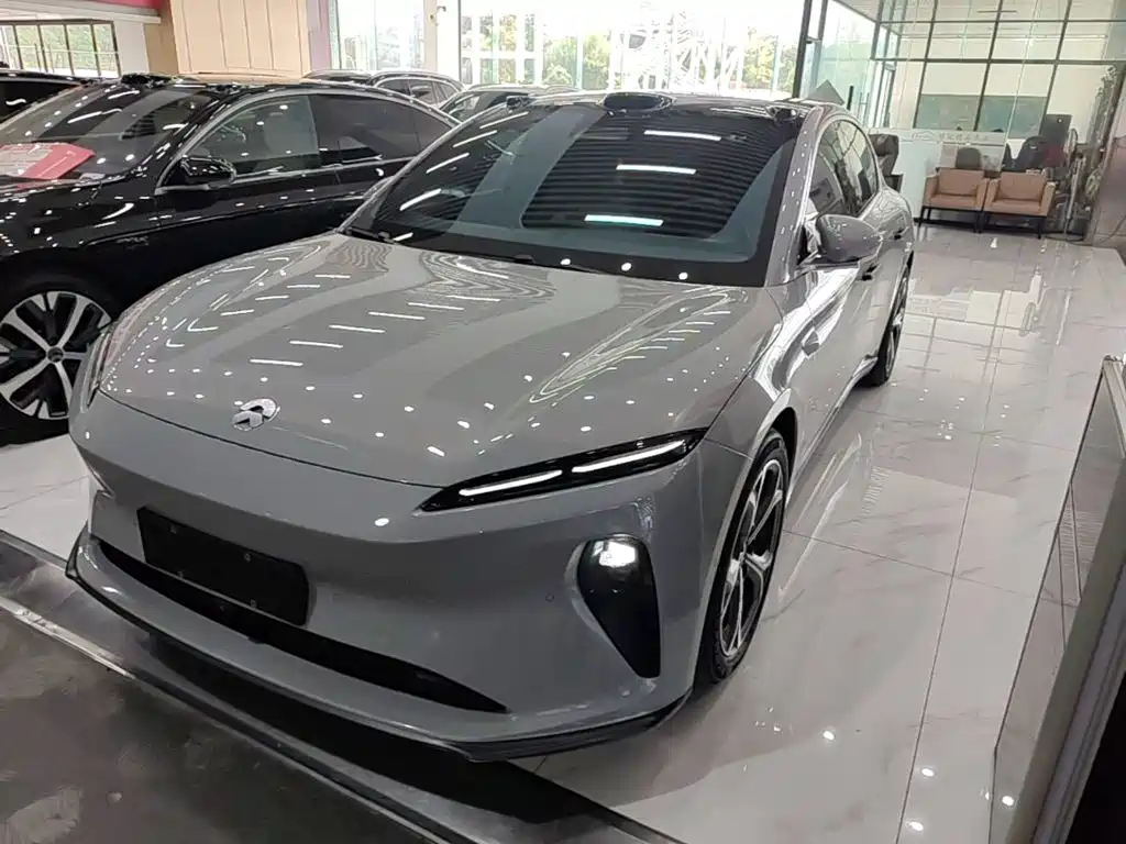 NIO ET5