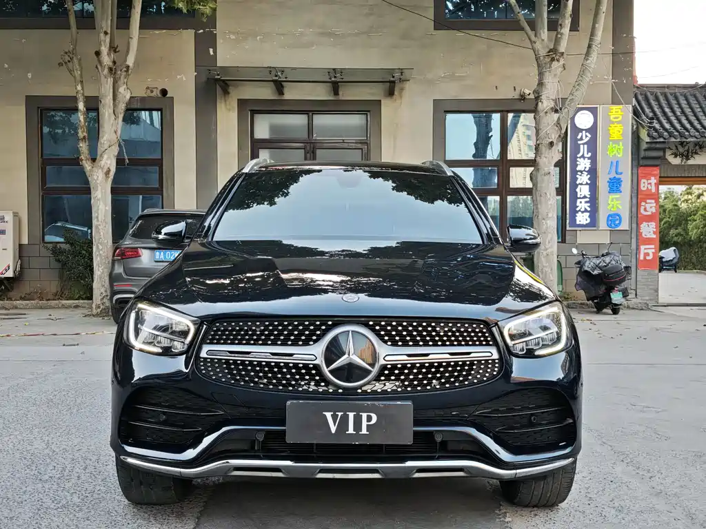 MERCEDES-BENZ GLC