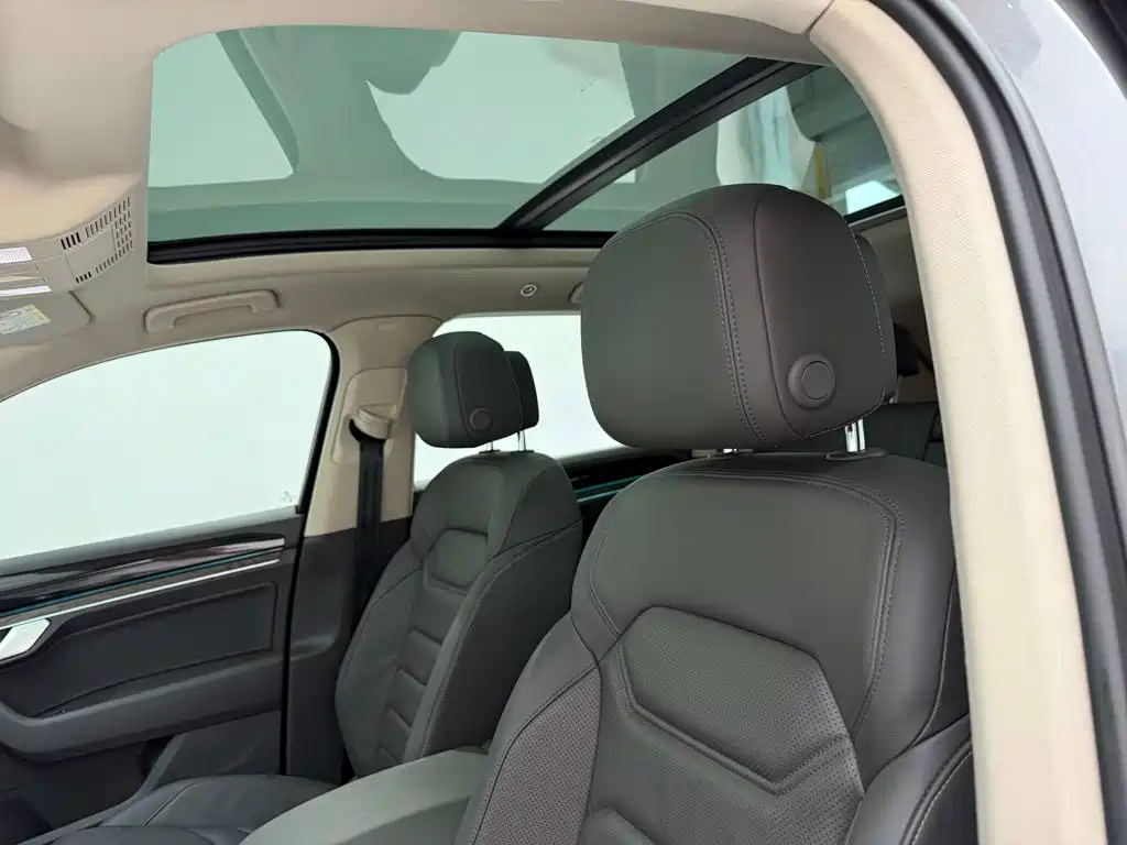 Volkswagen Touareg — миниатюра 27