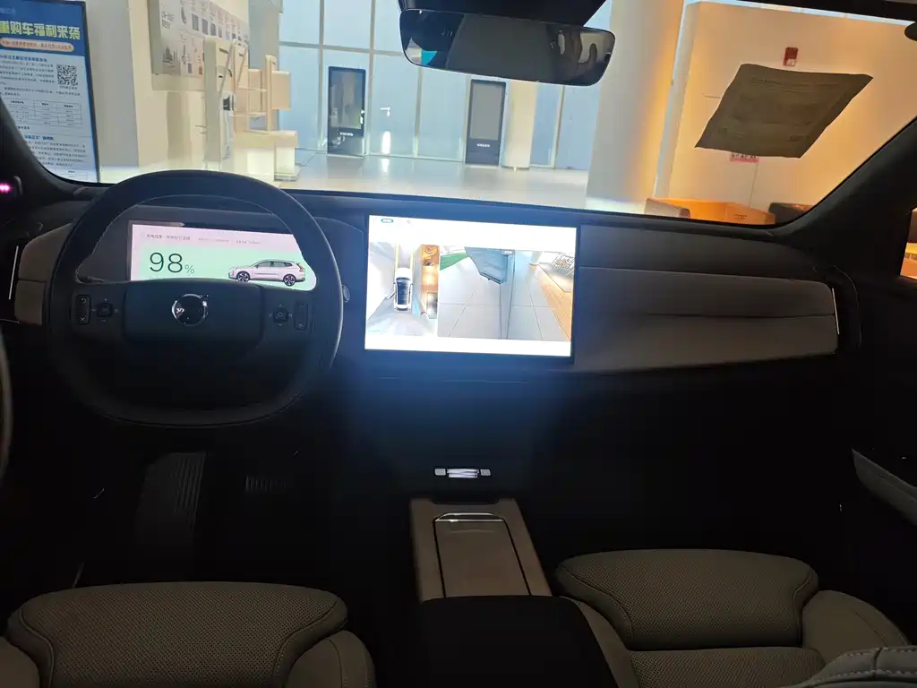Volvo XC70 PHEV — миниатюра 5