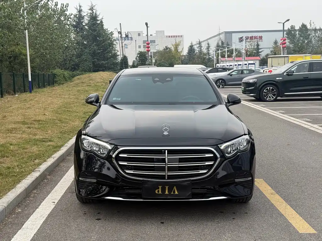 Mercedes-Benz E-Class — миниатюра 2