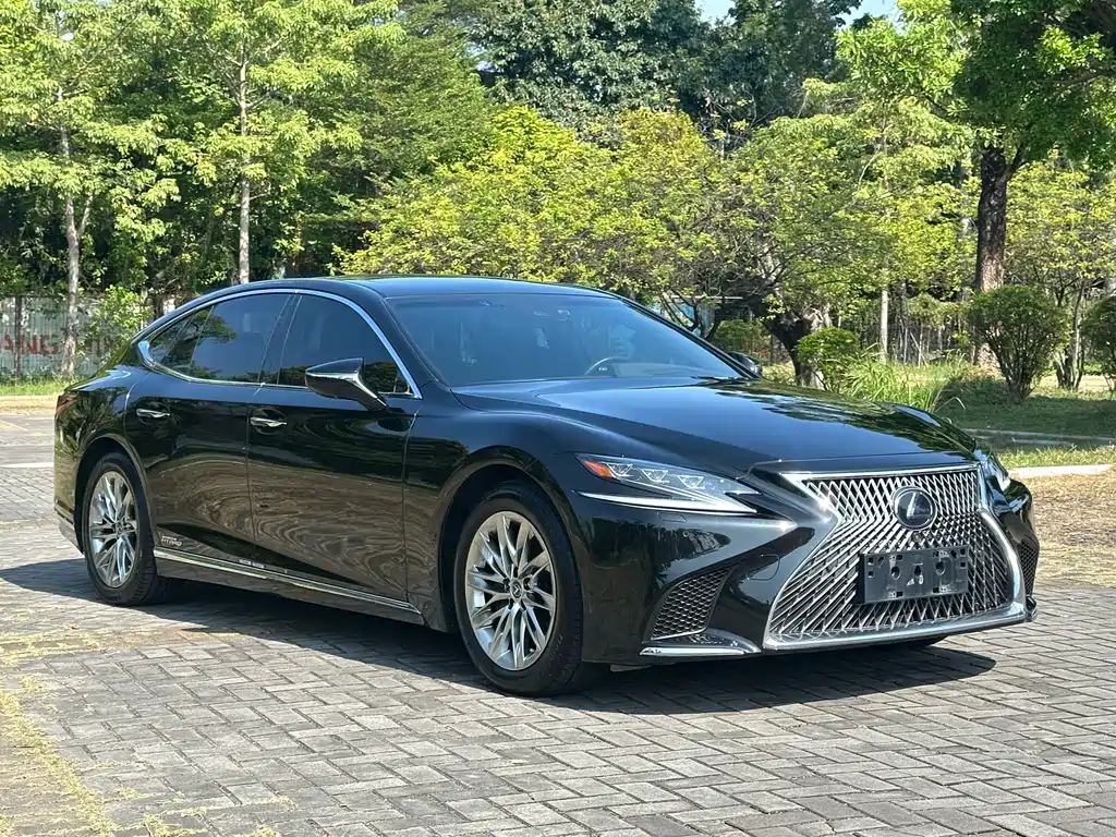 Lexus LS — миниатюра 2