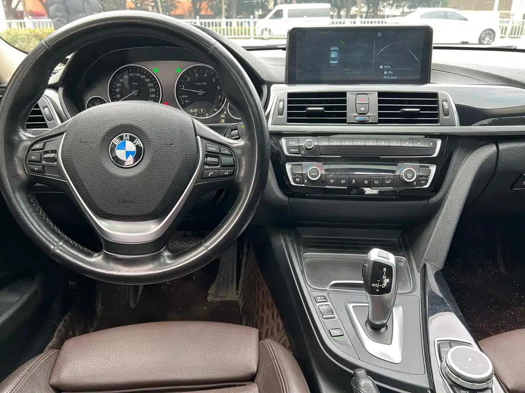 BMW 3 SERIES