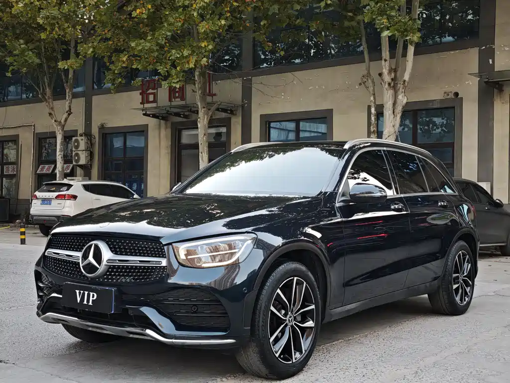MERCEDES-BENZ GLC