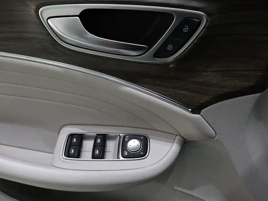 Roewe iMAX8 — фотографии объявления, Фото 24