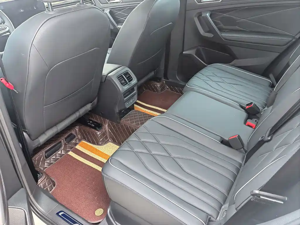 Volkswagen Tiguan L — миниатюра 5