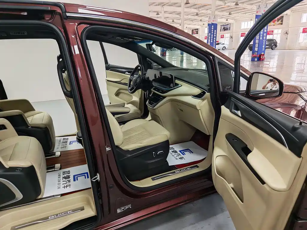 Buick GL8 — миниатюра 9