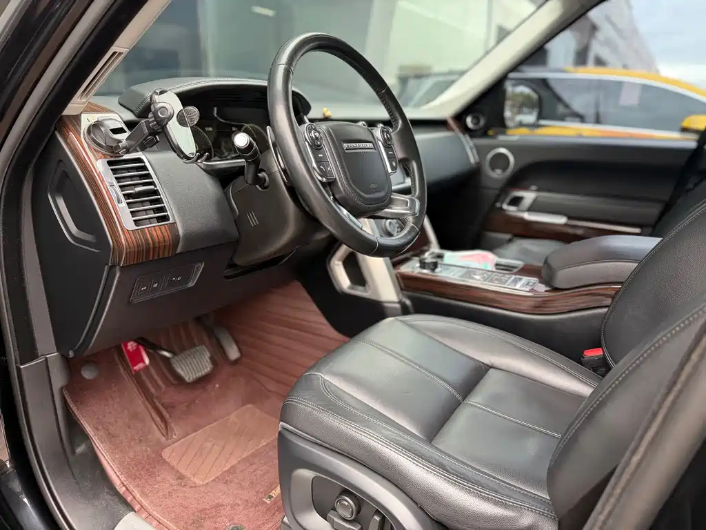 Land Rover Range Rover — миниатюра 7