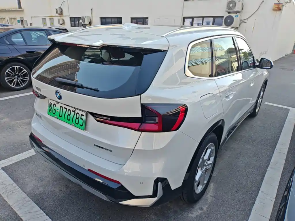 BMW iX1 — миниатюра 7
