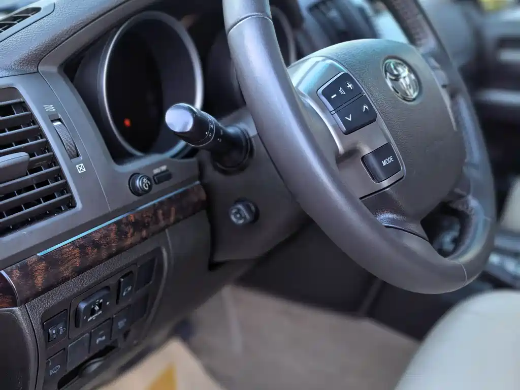 Toyota Land Cruiser 2010 4.7L AT VX