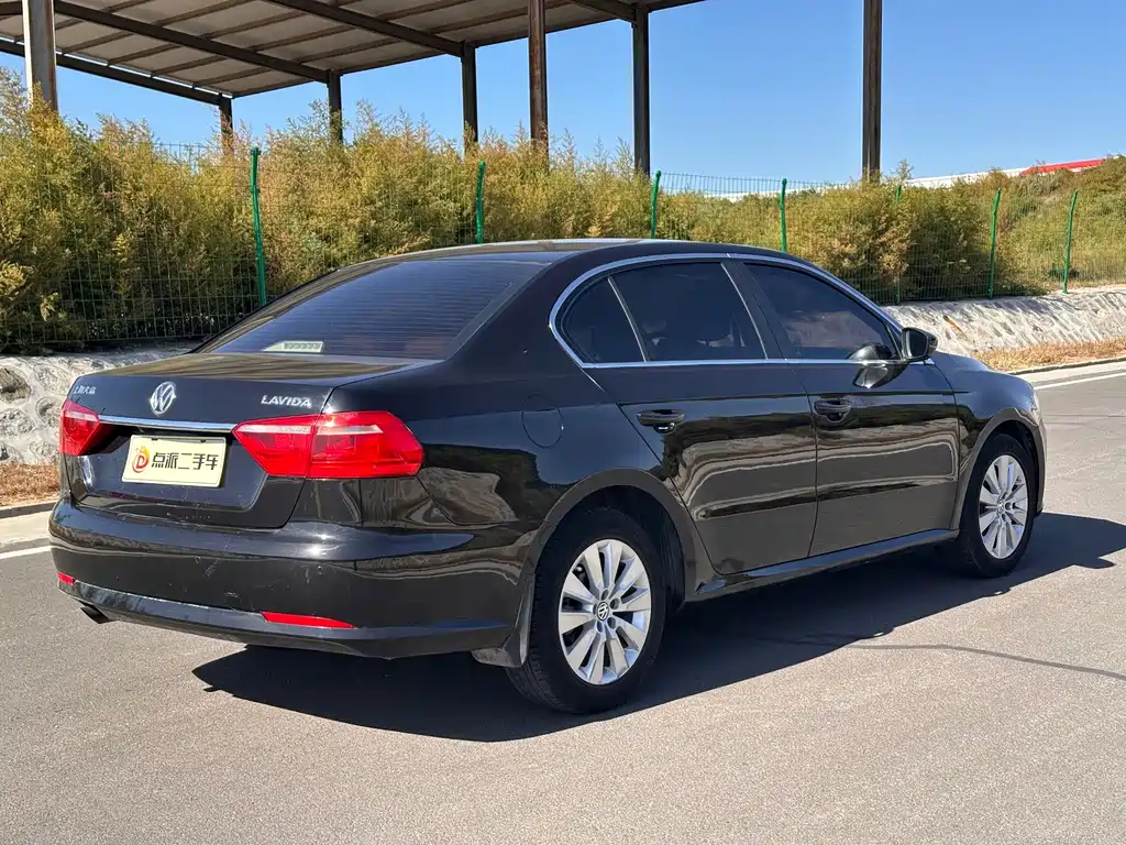 Volkswagen Lavida — миниатюра 6